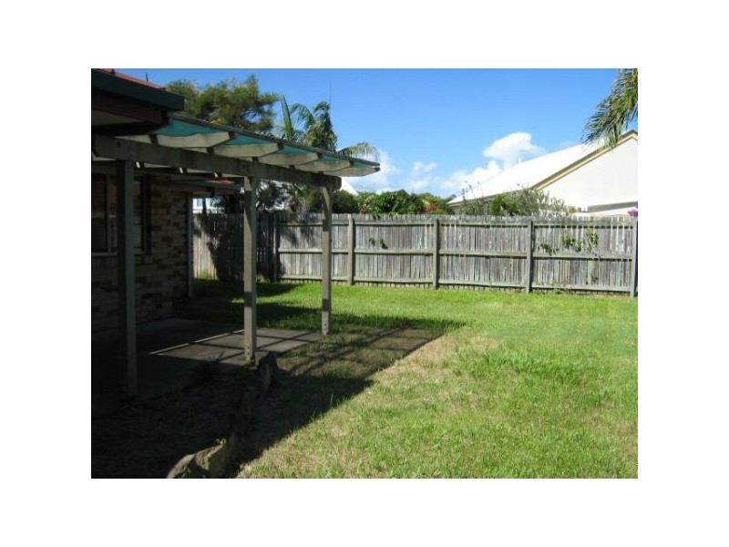 14 Bream Court, Sandstone Point QLD 4511