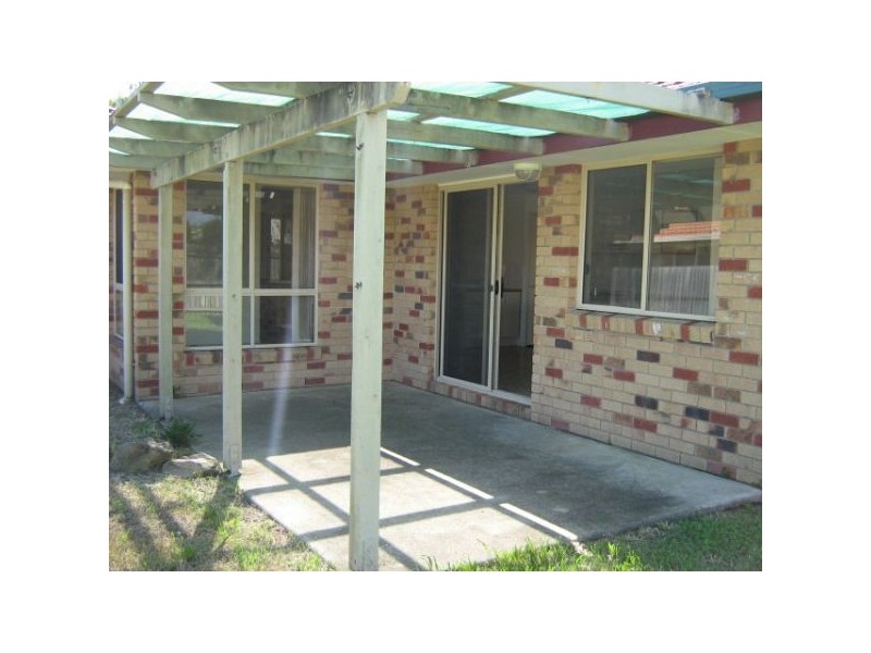 14 Bream Court, Sandstone Point QLD 4511