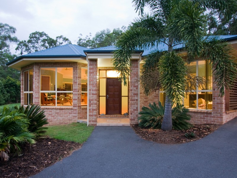27 Hinchinbrook Court, Burpengary QLD 4505