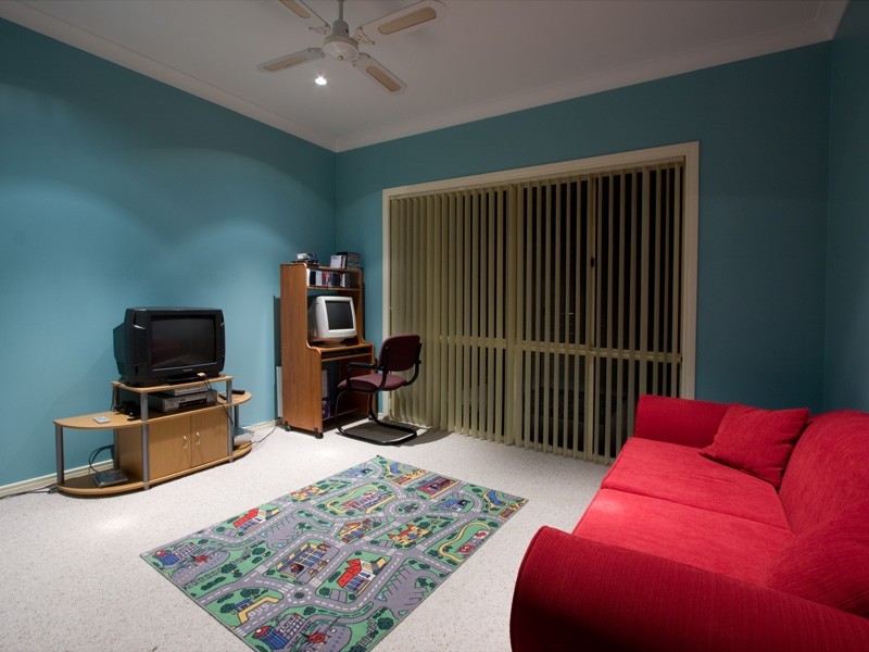 27 Hinchinbrook Court, Burpengary QLD 4505