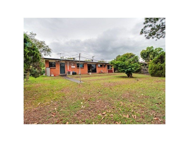 37 Wootton Crescent, Springwood QLD 4127