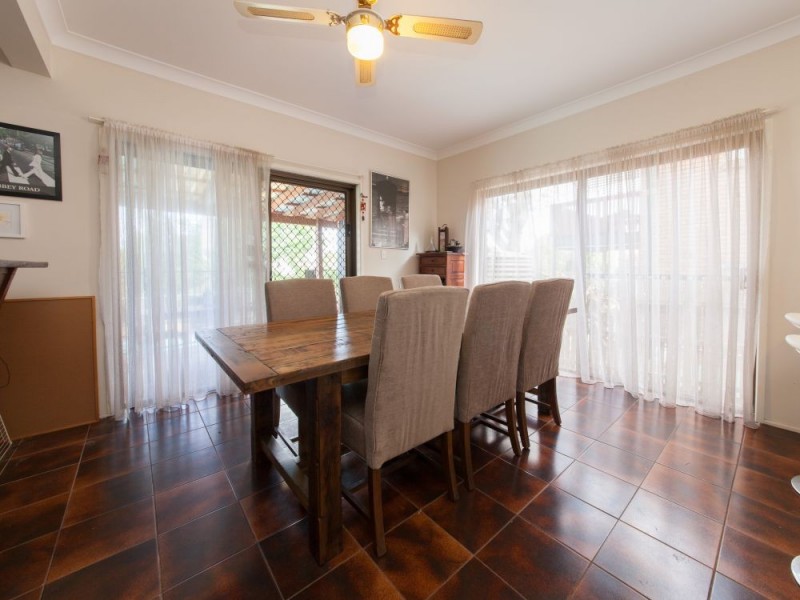 2 Diss Court, Albany Creek QLD 4035