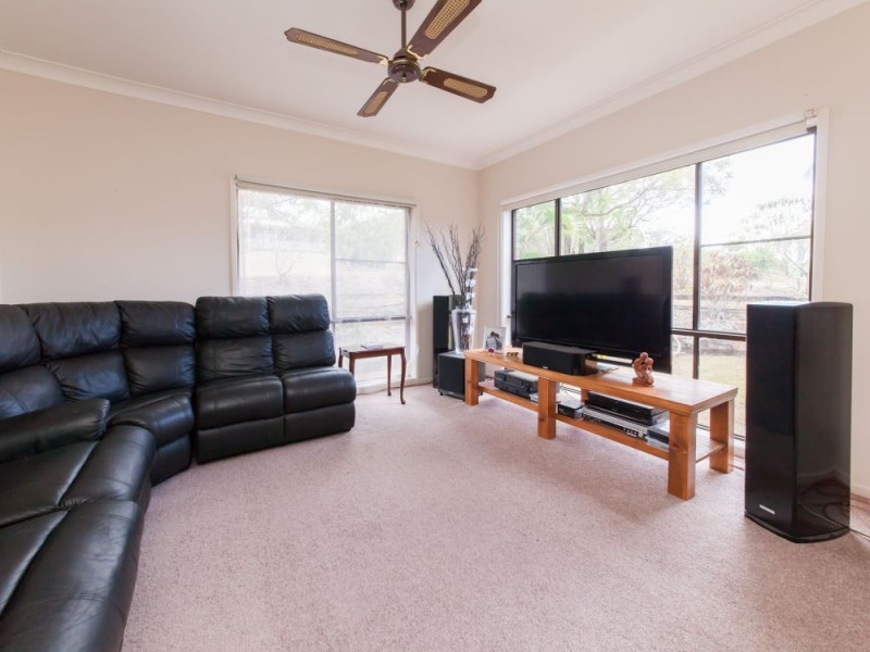 2 Diss Court, Albany Creek QLD 4035