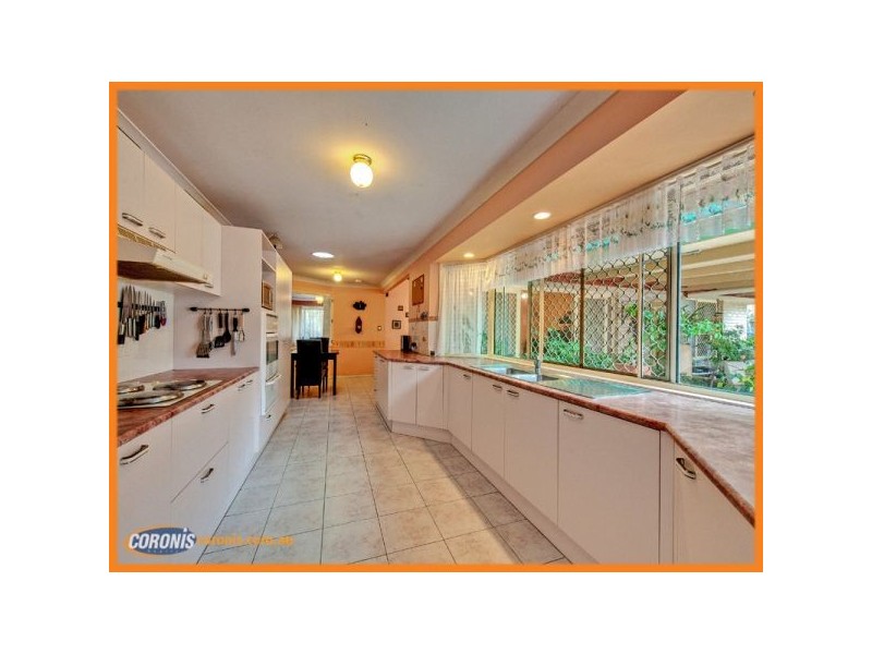 31 Bottlebrush Drive, Regents Park QLD 4118