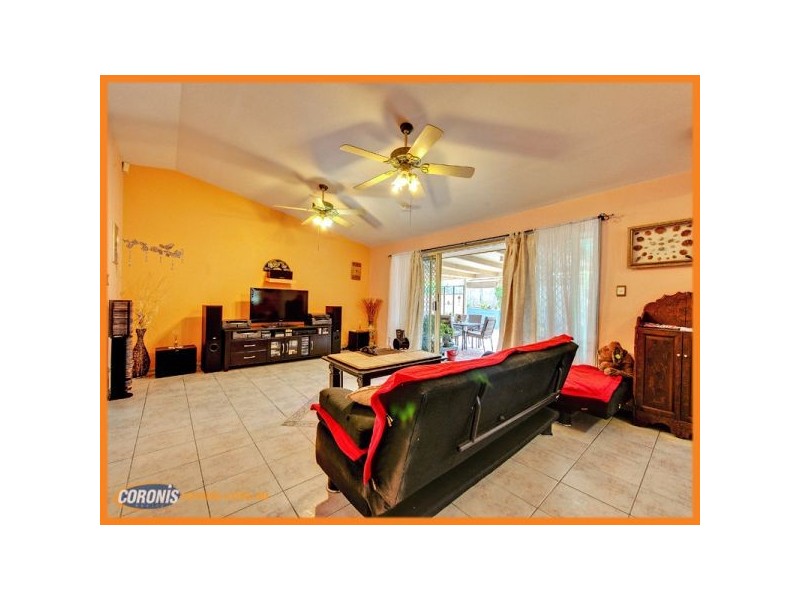 31 Bottlebrush Drive, Regents Park QLD 4118