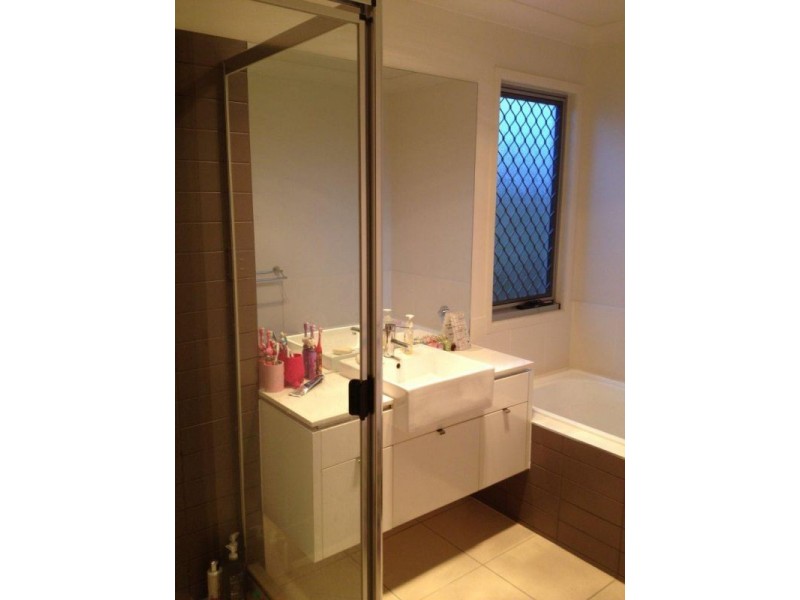 17 Central Green Avenue, Narangba QLD 4504