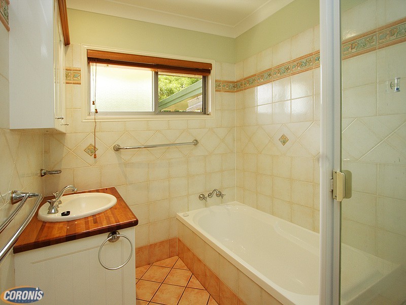 Arana Hills QLD 4054