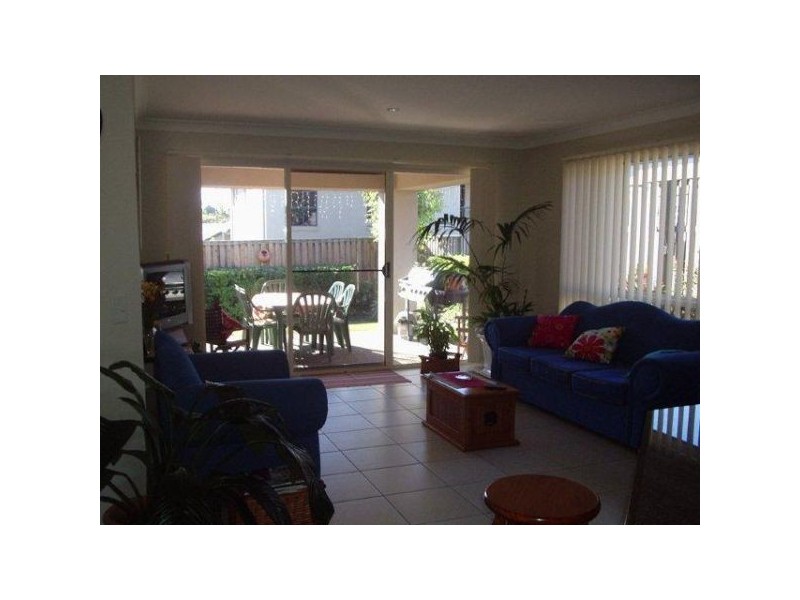 25 Stockdale Street, Pacific Pines QLD 4211