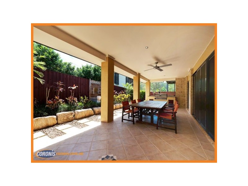 31-33 Oakview Circuit, Brookwater QLD 4300