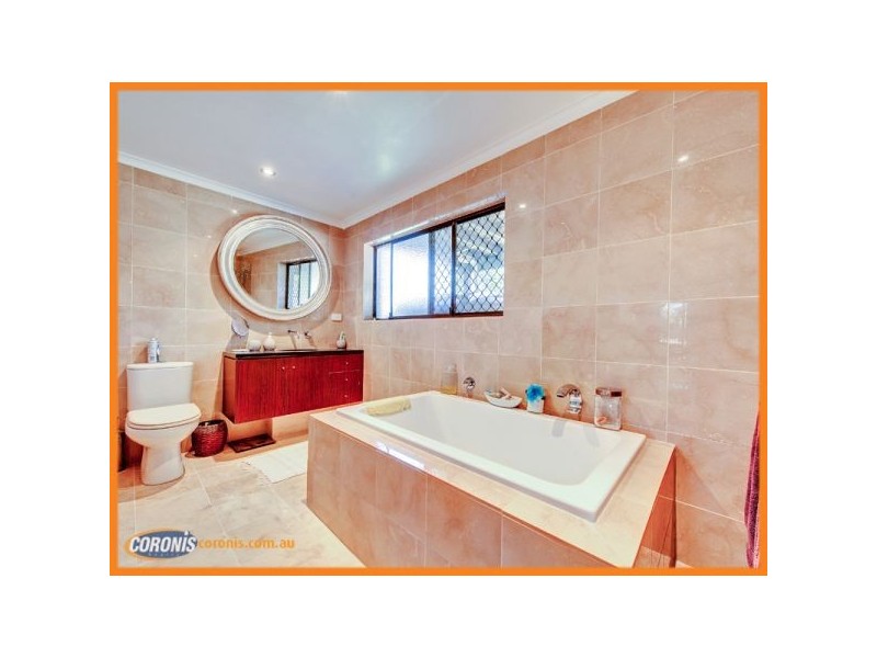 13 Shoe Street, Hope Island QLD 4212
