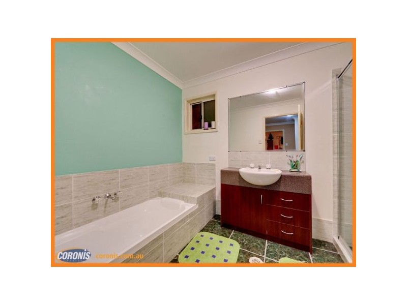 1 Mabella Court, Eatons Hill QLD 4037