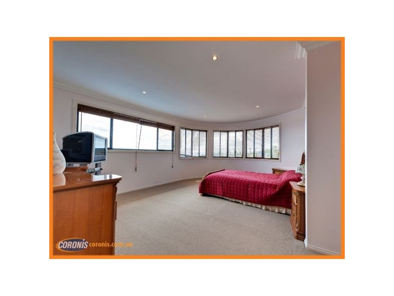 30 Ballah Crescent, Highland Park QLD 4211