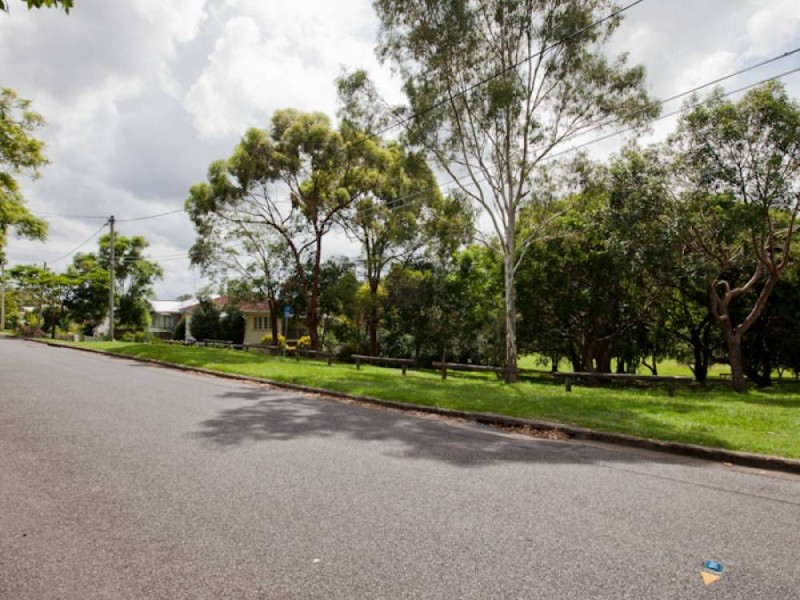 10 Chelford Street, Alderley QLD 4051