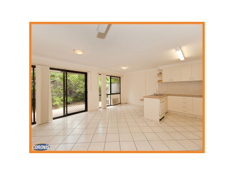 2/23 Kingsmill Street, Chermside QLD 4032