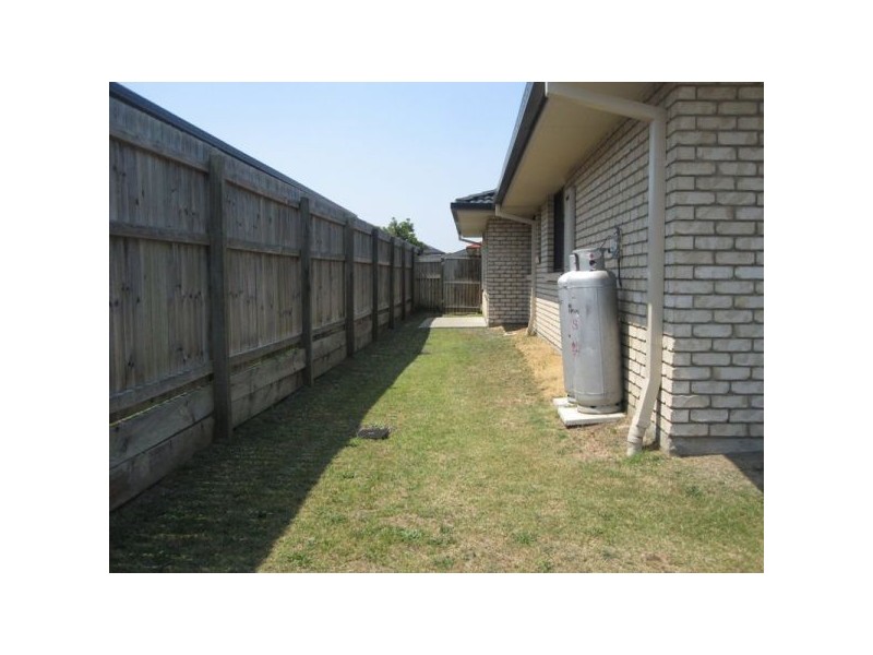 8 Bluegrass Place, Morayfield QLD 4506