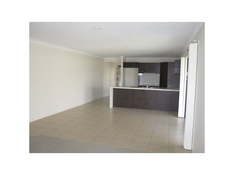 8 Bluegrass Place, Morayfield QLD 4506