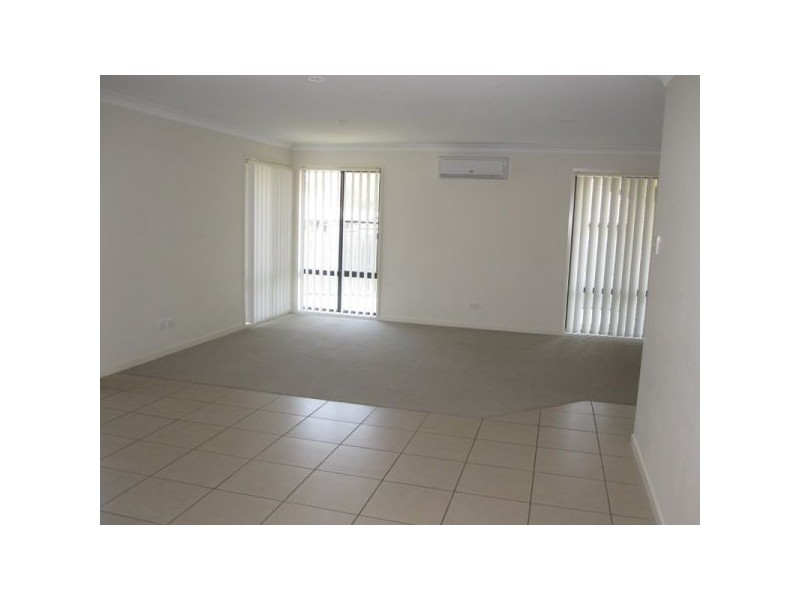 8 Bluegrass Place, Morayfield QLD 4506
