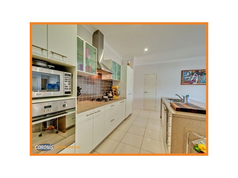 8 Shallow Bay Drive, Springfield Lakes QLD 4300
