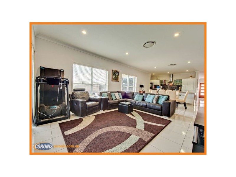 8 Shallow Bay Drive, Springfield Lakes QLD 4300
