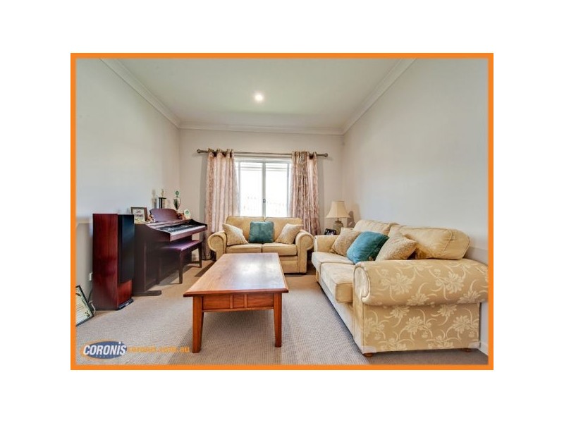 8 Shallow Bay Drive, Springfield Lakes QLD 4300