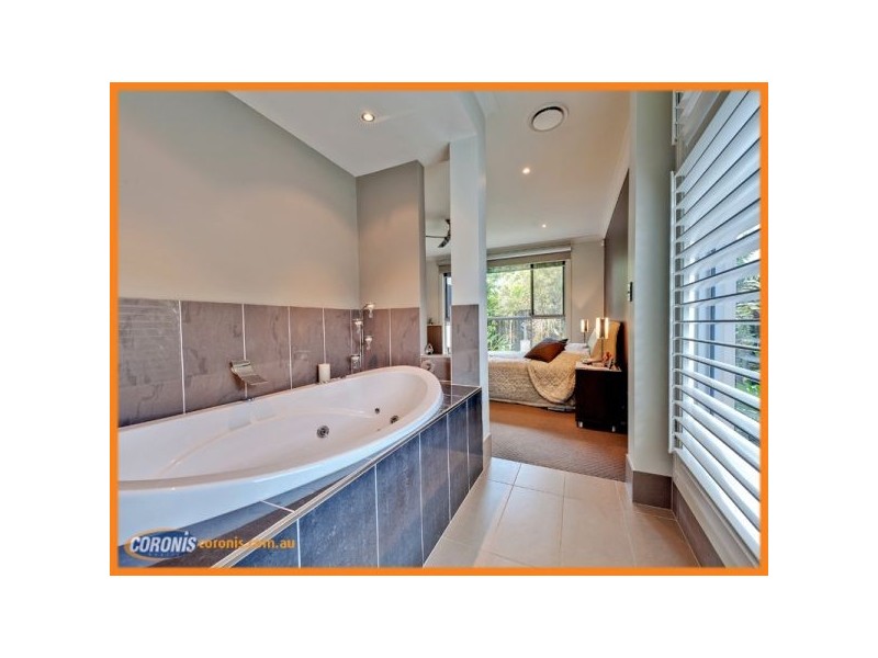 2 Meredith Street, Eight Mile Plains QLD 4113