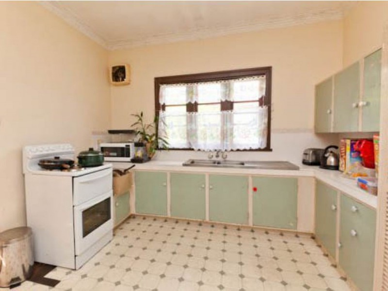 27 Clifford Street, Stafford QLD 4053