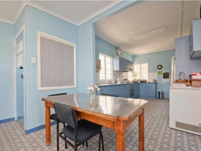 2 Hendren Street, Carina QLD 4152