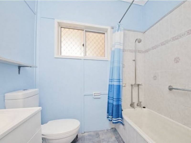 2 Hendren Street, Carina QLD 4152