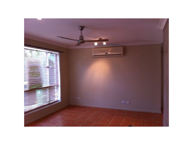 4 Crestwell Close, Morayfield QLD 4506