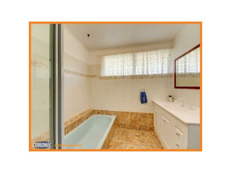 9 Carawatha Avenue, Ferny Hills QLD 4055