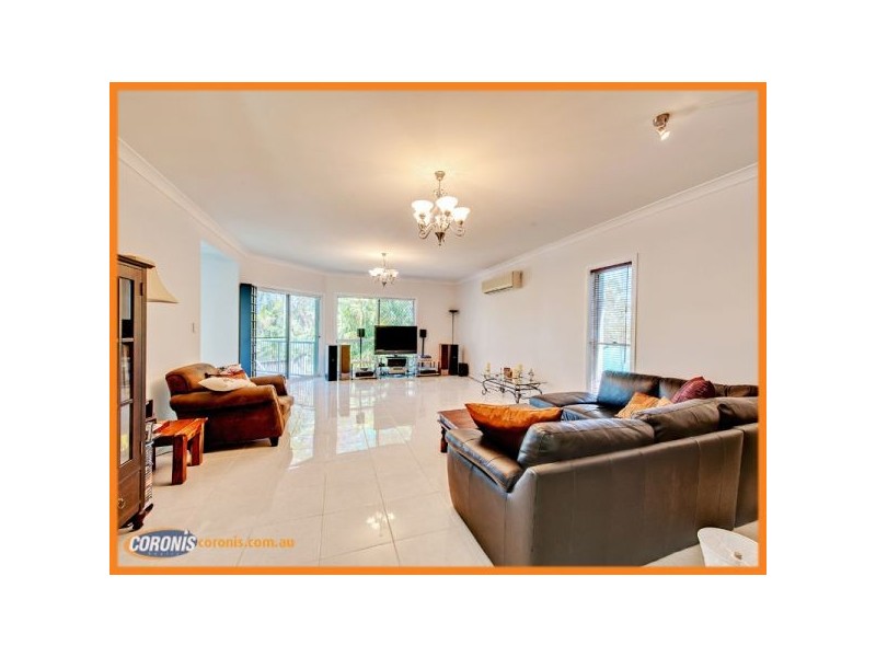 32 Clarence Drive, Helensvale QLD 4212