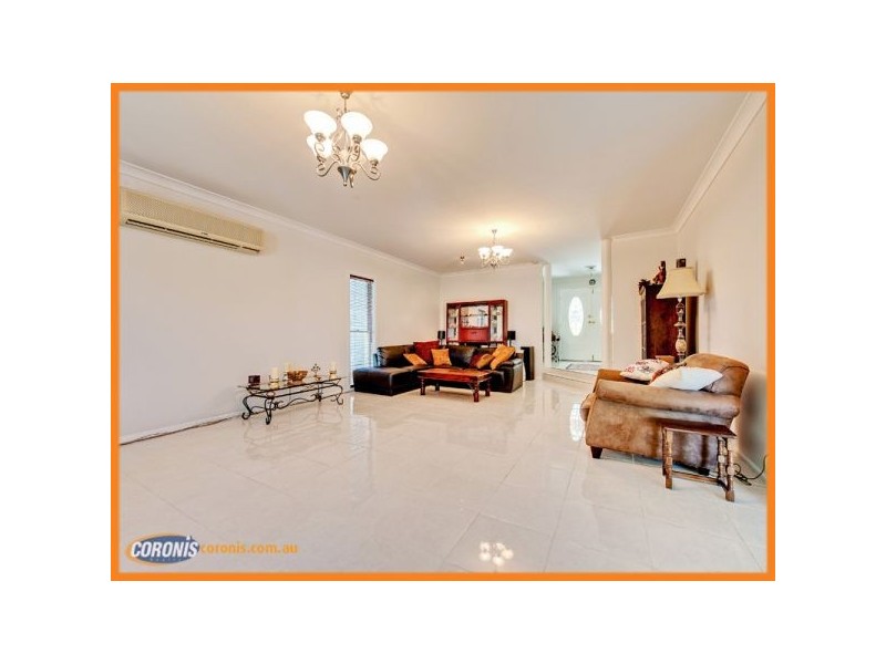 32 Clarence Drive, Helensvale QLD 4212