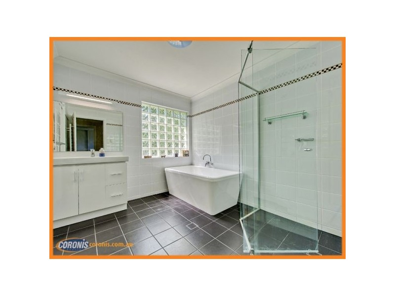 32 Clarence Drive, Helensvale QLD 4212