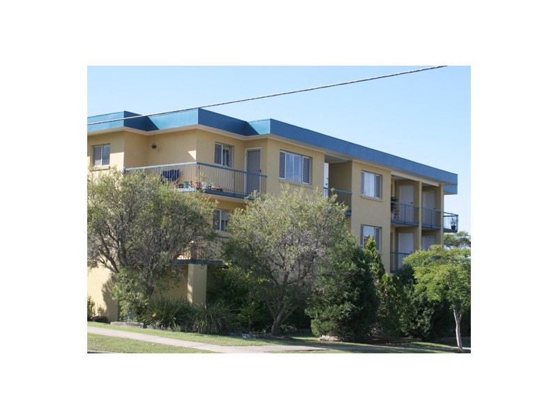 2/77 Farnell Street, Chermside QLD 4032