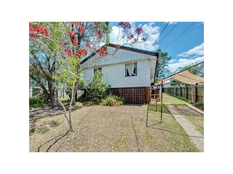 15 Floyd Street, Woodridge QLD 4114