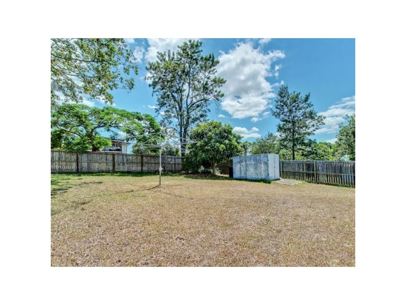 15 Floyd Street, Woodridge QLD 4114