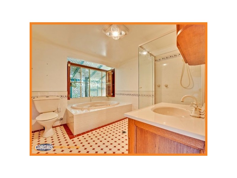 14 Newell Street, Stafford Heights QLD 4053