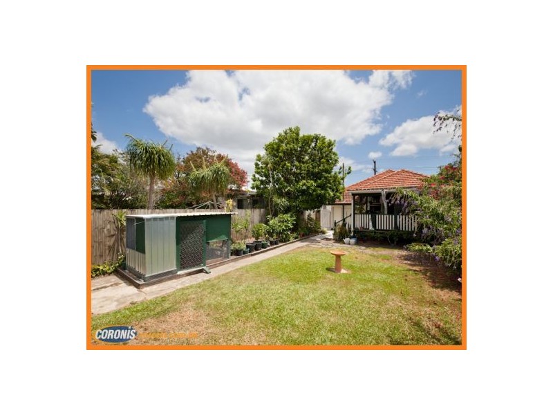 89 Raceview Avenue, Hendra QLD 4011