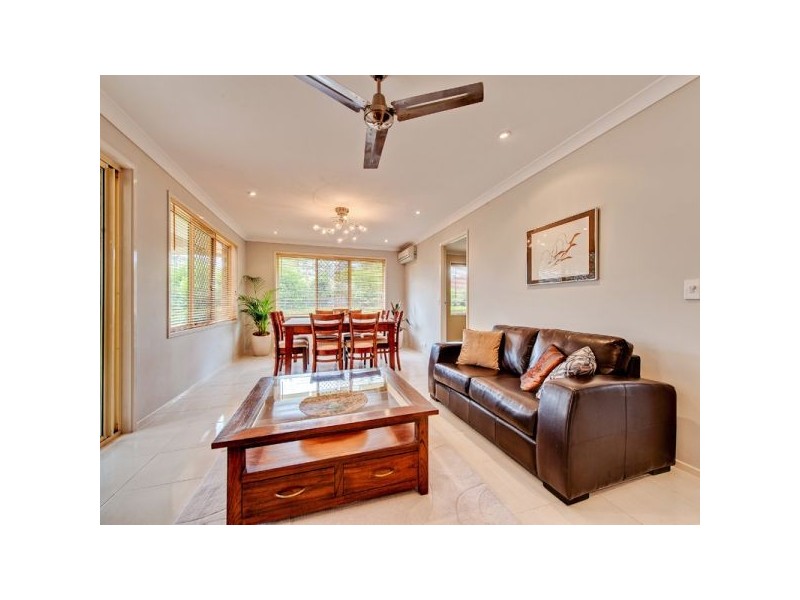 3 Tannadice Court, Regents Park QLD 4118