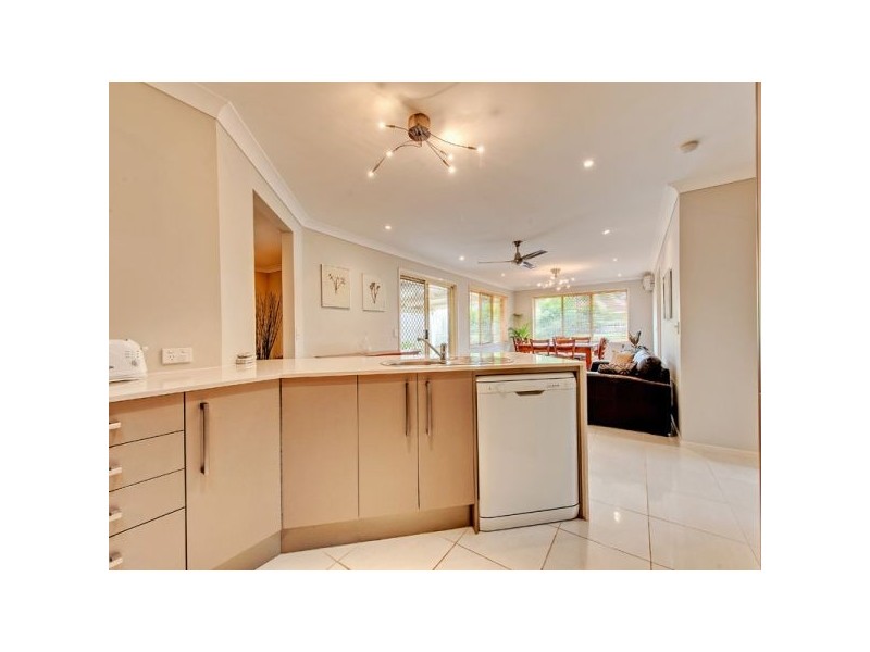 3 Tannadice Court, Regents Park QLD 4118