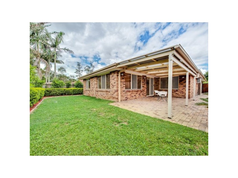 3 Tannadice Court, Regents Park QLD 4118