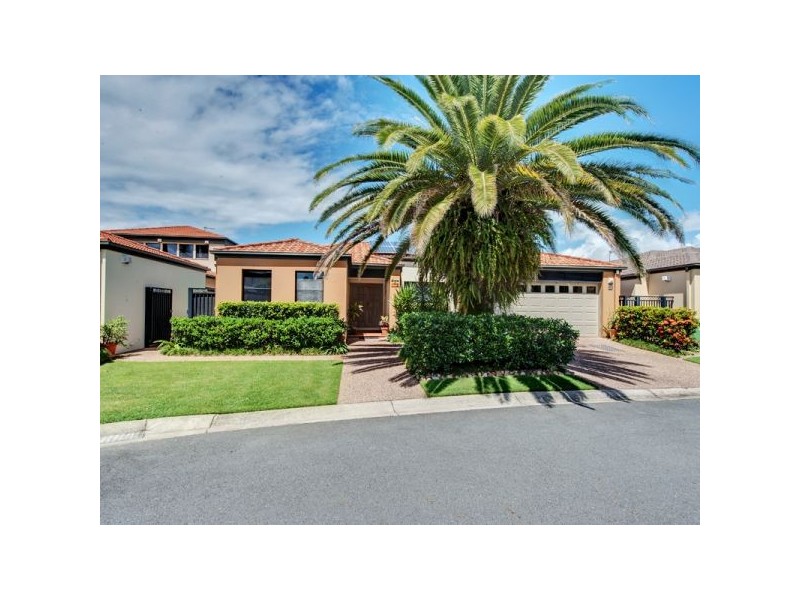 555 Oyster Cove Prom, Helensvale QLD 4212