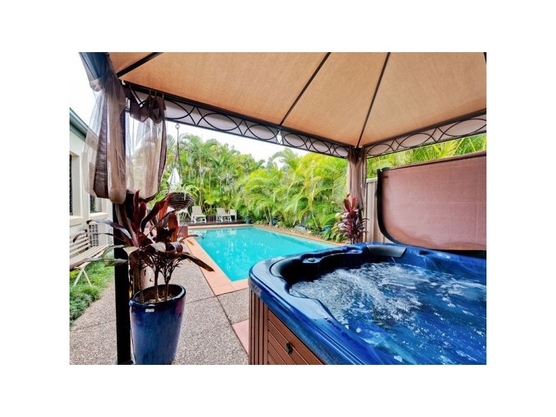 555 Oyster Cove Prom, Helensvale QLD 4212