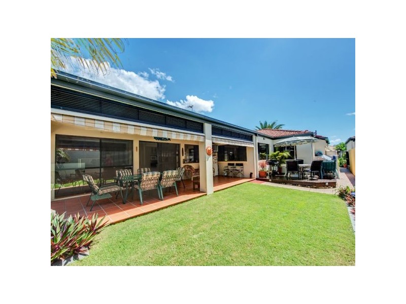 555 Oyster Cove Prom, Helensvale QLD 4212