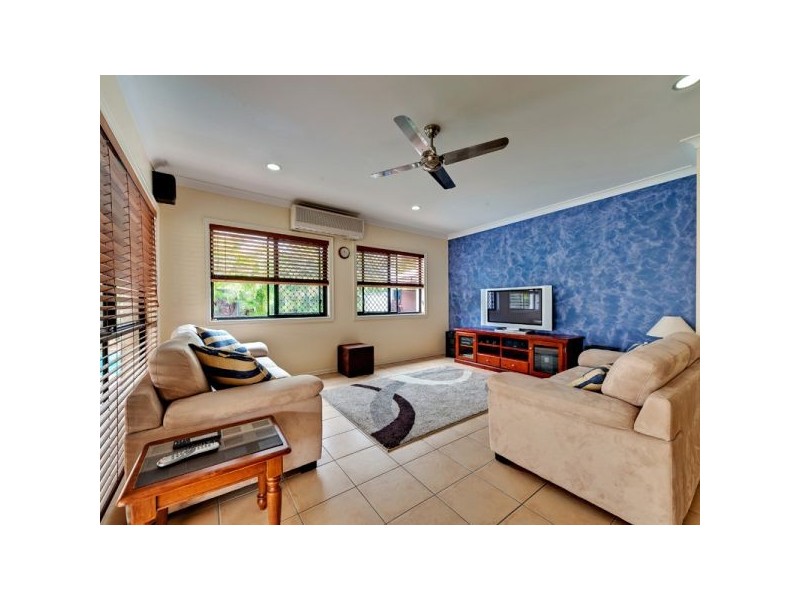 555 Oyster Cove Prom, Helensvale QLD 4212