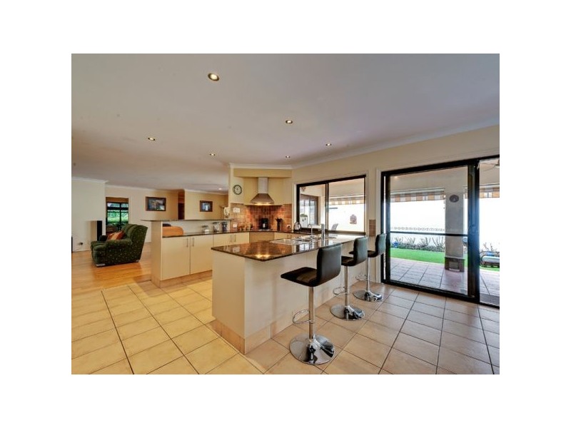 555 Oyster Cove Prom, Helensvale QLD 4212