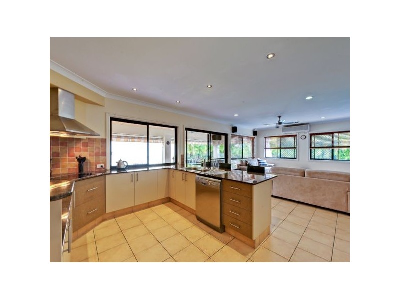 555 Oyster Cove Prom, Helensvale QLD 4212