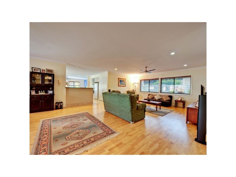 555 Oyster Cove Prom, Helensvale QLD 4212