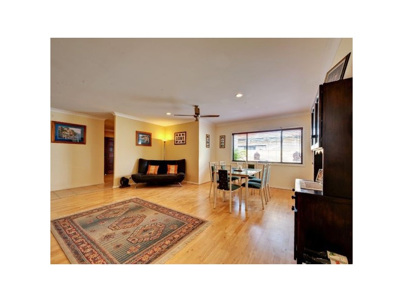 555 Oyster Cove Prom, Helensvale QLD 4212