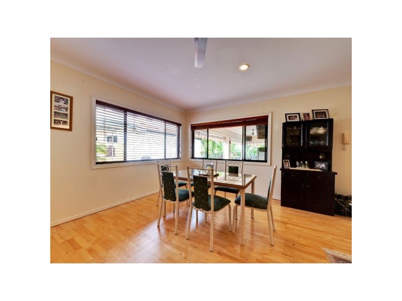 555 Oyster Cove Prom, Helensvale QLD 4212